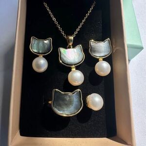 Cute cats set of 3 (pendant, earrings and rings). with white freshwater pearl